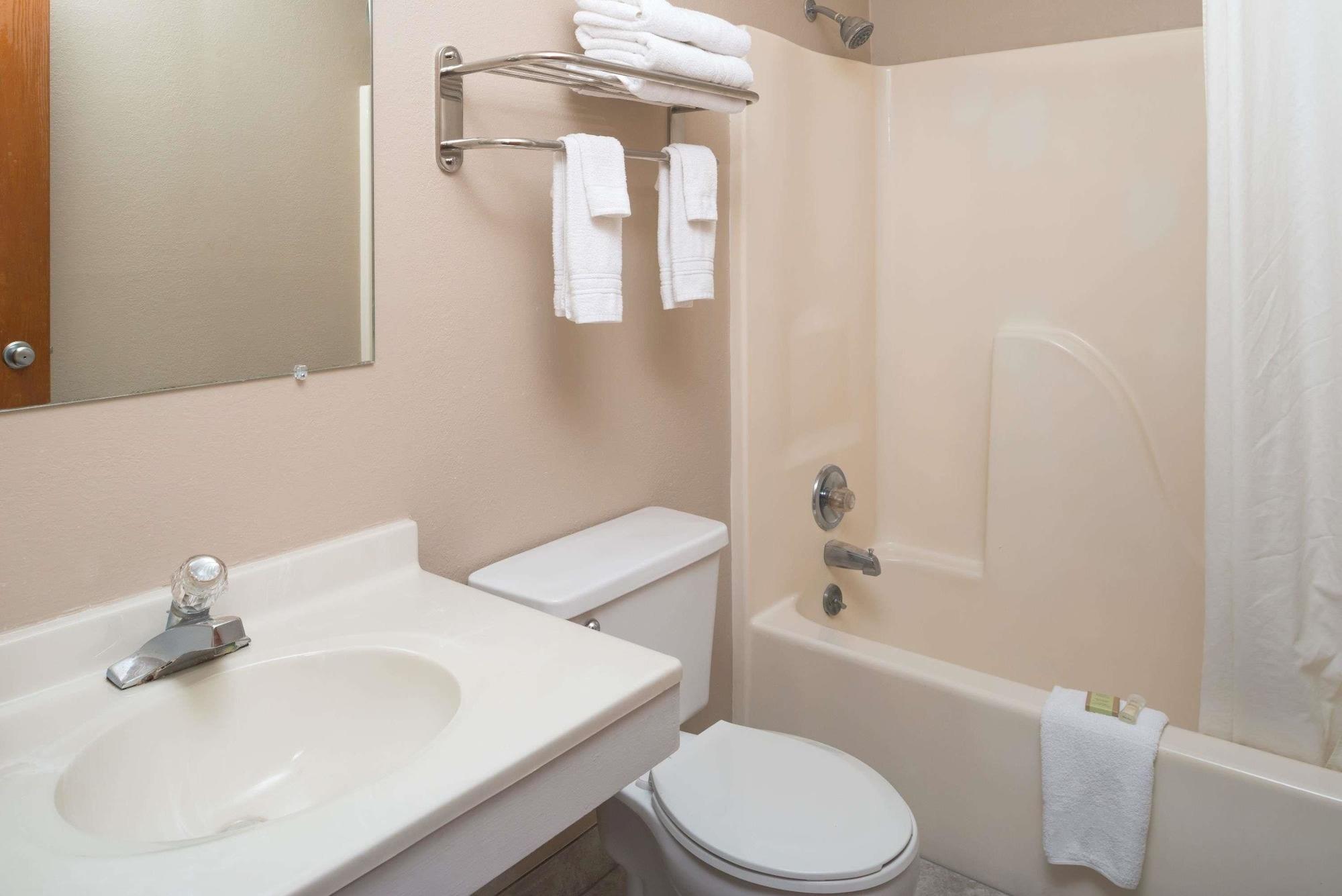 Super 8 By Wyndham Omaha Ne Hotel Luaran gambar
