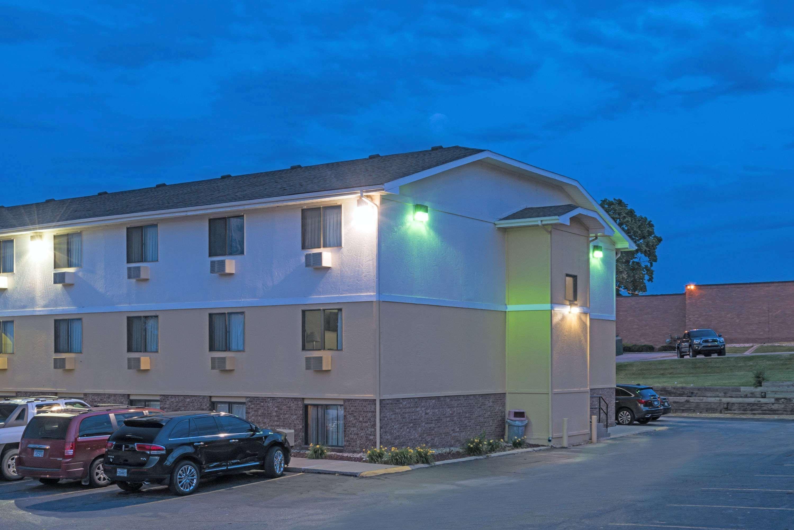 Super 8 By Wyndham Omaha Ne Hotel Luaran gambar